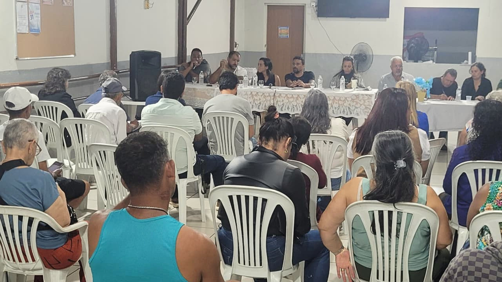 Moradores do Residencial apresentam reivindicações durante reunião itinerante da Câmara Cidadã.