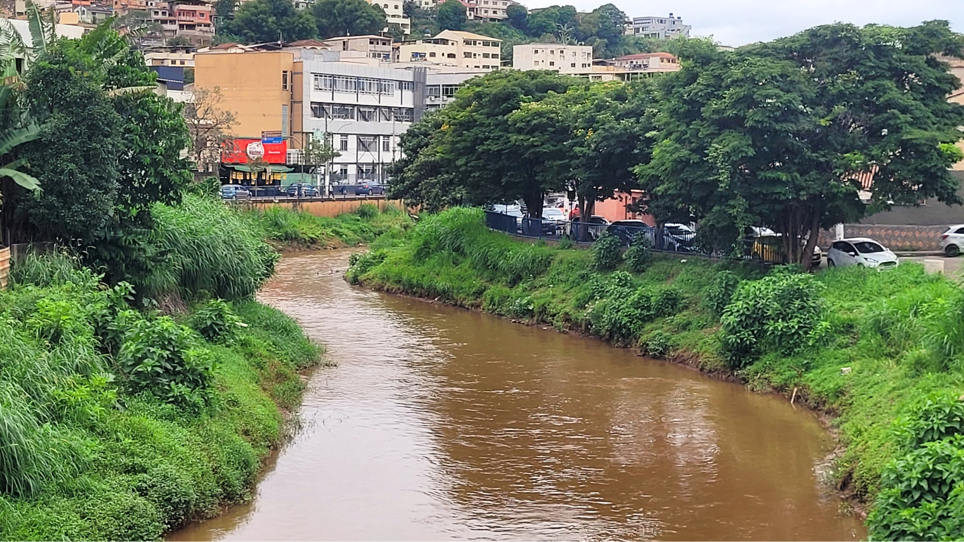 Projeto que defende instalação de ecobarreiras nos rios de Congonhas avança na Câmara.